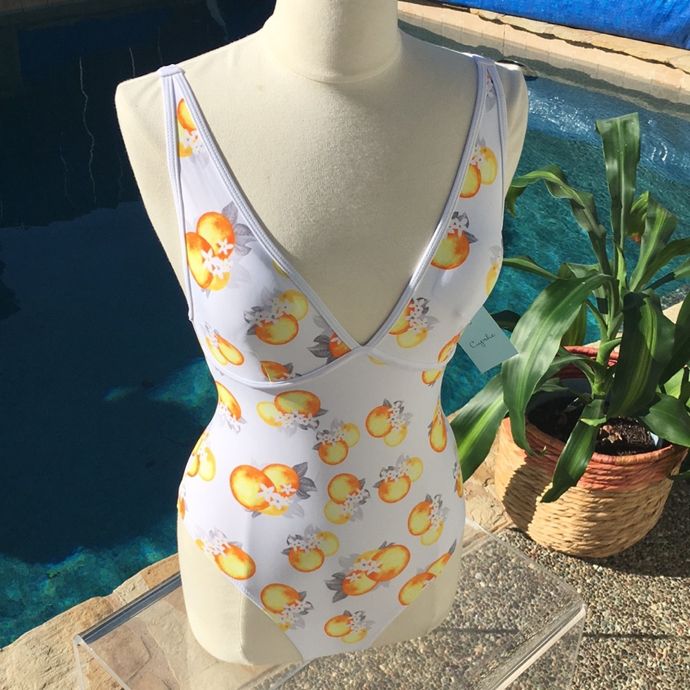 Cupshe NWT trendy fruit print swimsuit
